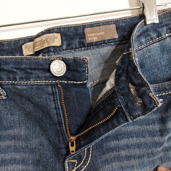 Nine West Vintage America Blue Embroidered Bling Rand Crop Jeans Size 8P /29 - Picture 8 of 12